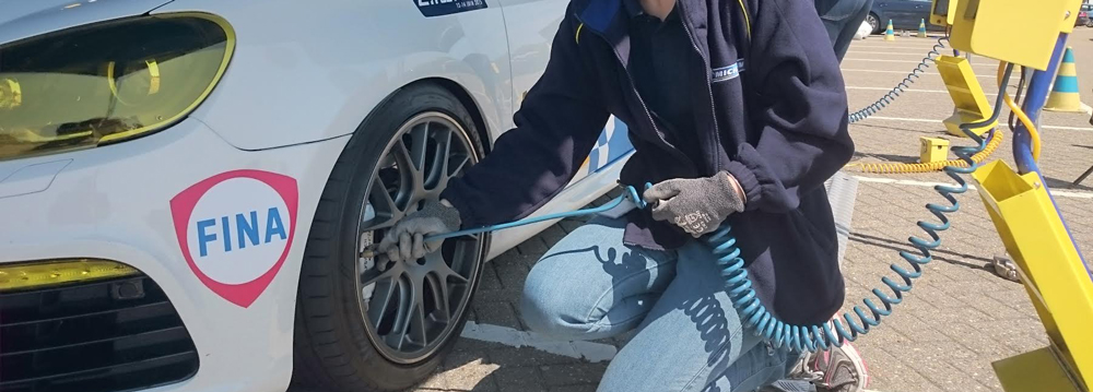 Reifendruck prüfen