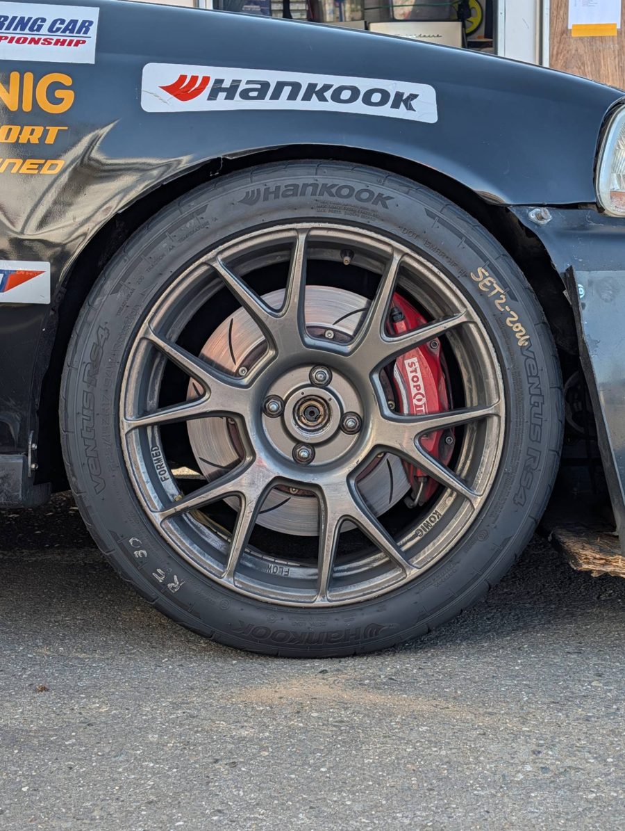 Hankook Ventus RS4 in 225/45 ZR17 an der Vorderachse des Civic