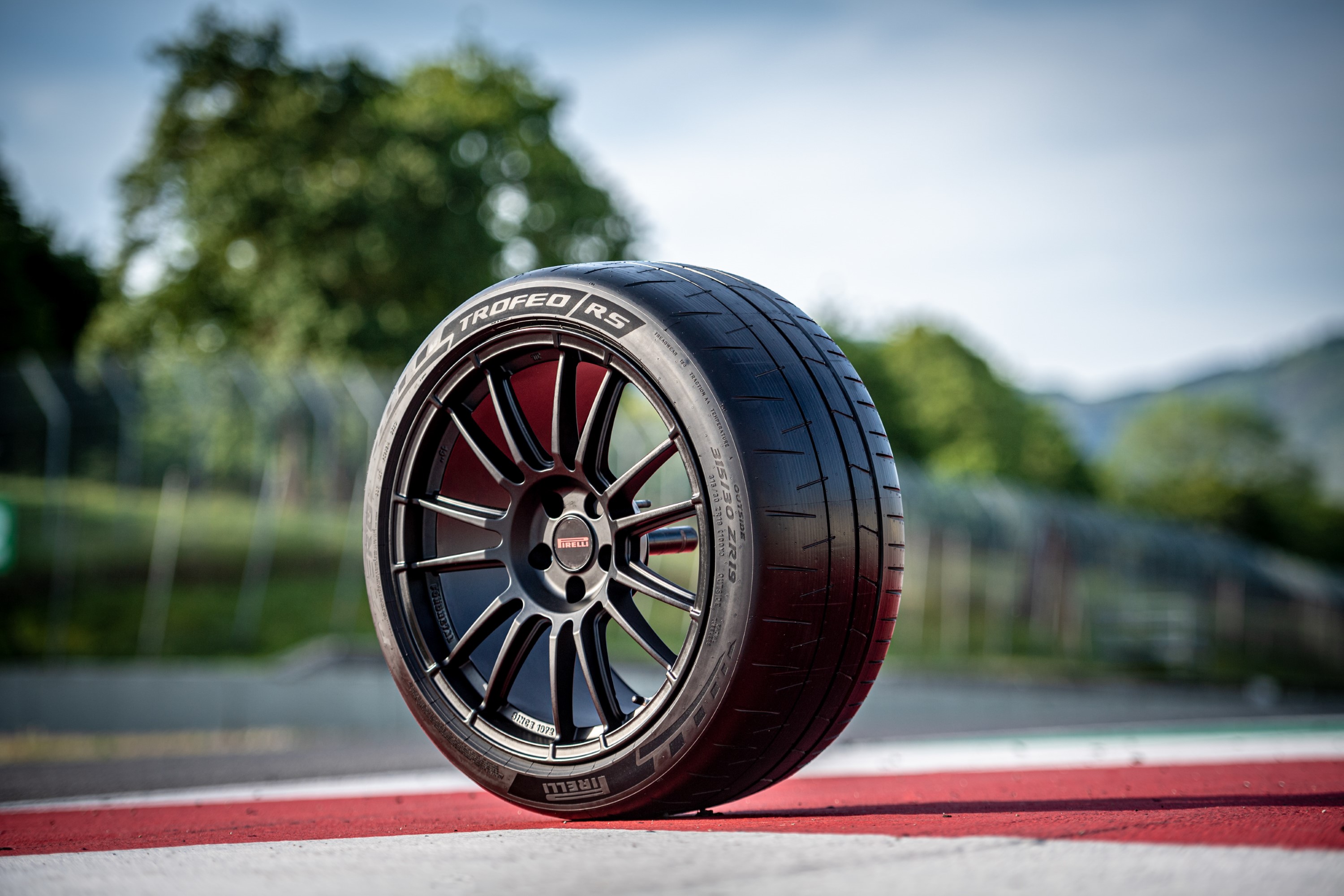 Pirelli P Zero Trofeo RS Launched and - Tyre Tests Reviews