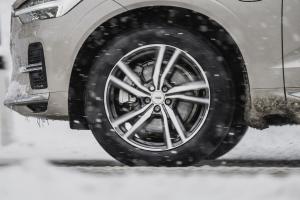 Nokian Snowproof 2 SUV in snow